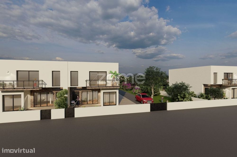 Land Plot for 3 T4 Detached Houses