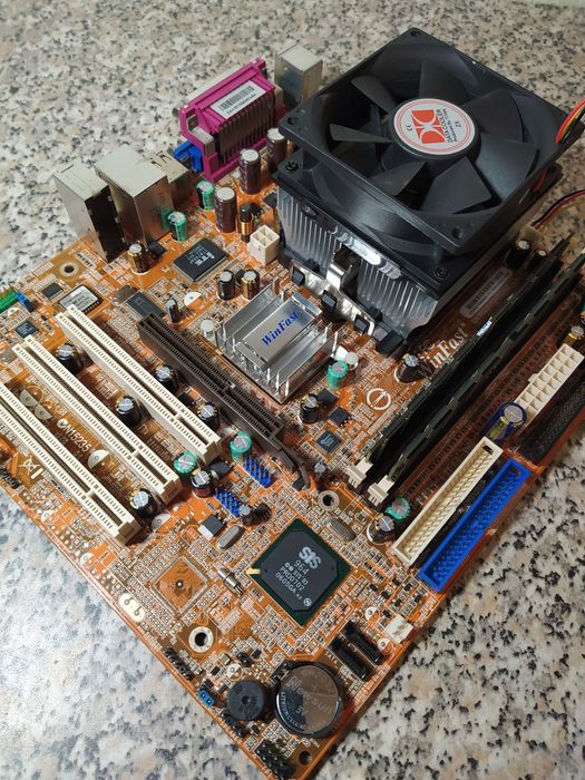 Foxconn Winfast 760GXK8MC-RSH Socket 754/AMD Athlon 64 2800+ - ADA2800