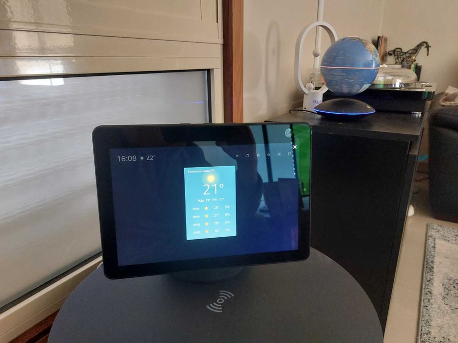 Echo Show 10 - Como Nova