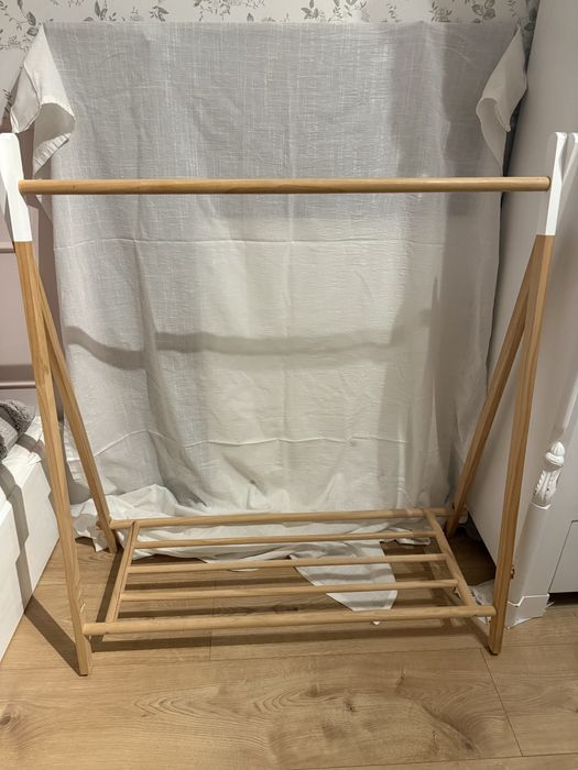 Wieszak na ubrania dzieciecę Zara