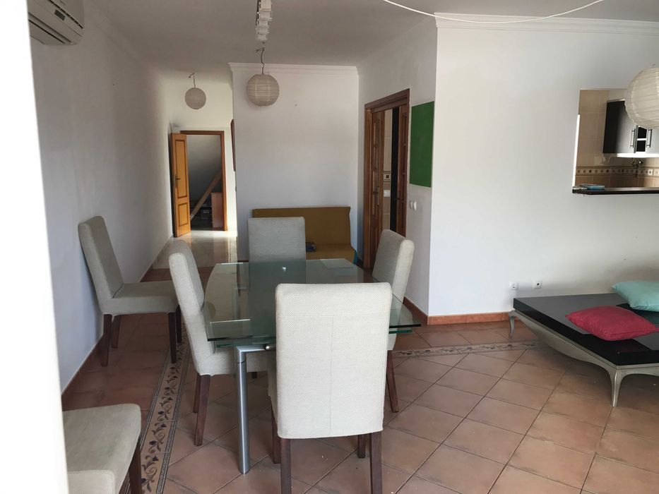 Altura T3, primeira linha de praia com piscina