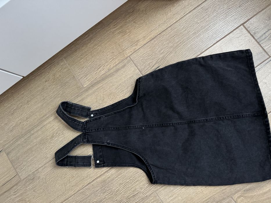 Spodniczka jeansowa na szelkach