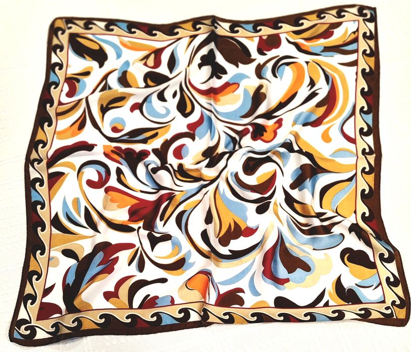 Nowa chusta w kolorowe liście Mango  70/70cm