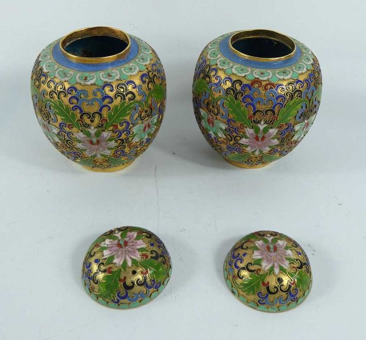 BOMBONIERA para puzderko emalia CLOISONNE kwiat słoik imbiru
