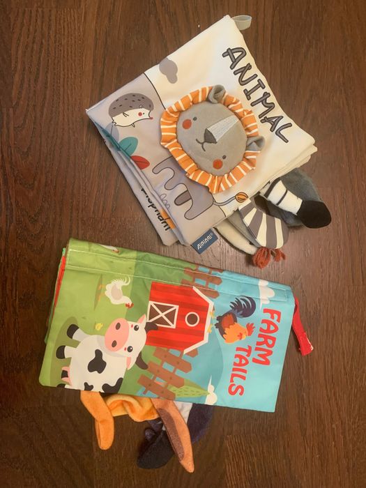 Книжечки, ігрушки, погримушки для немовлят