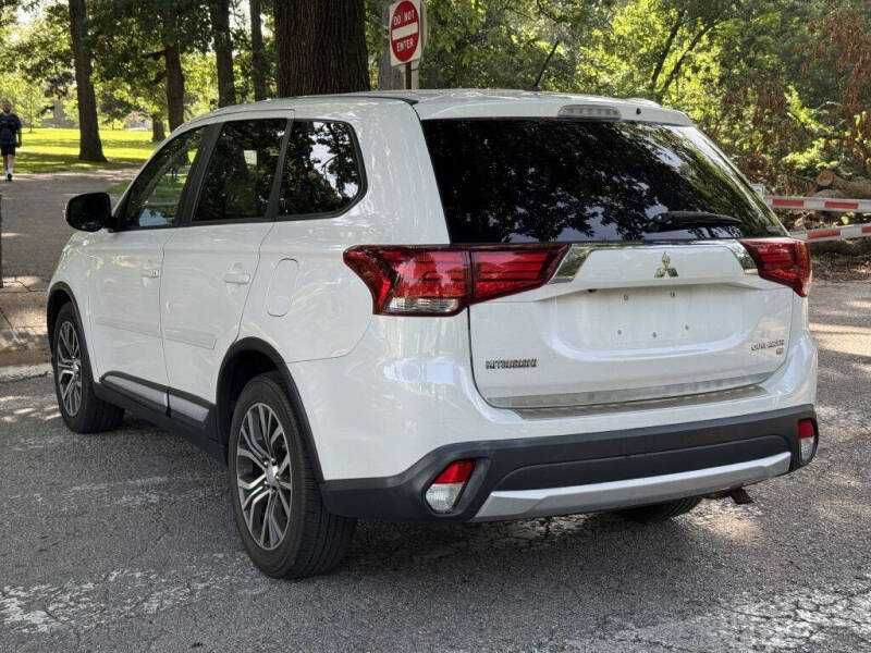 2016 Mitsubishi Outlander ES