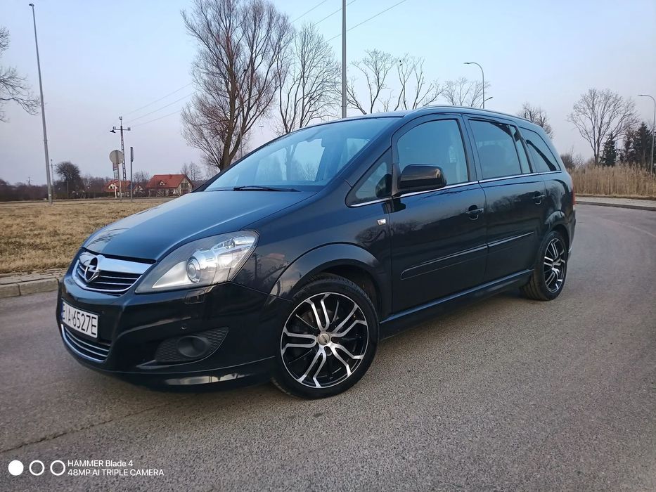 Opel Zafira 1.8 140KM Klima Hak Xenon Alu PDC 2012R