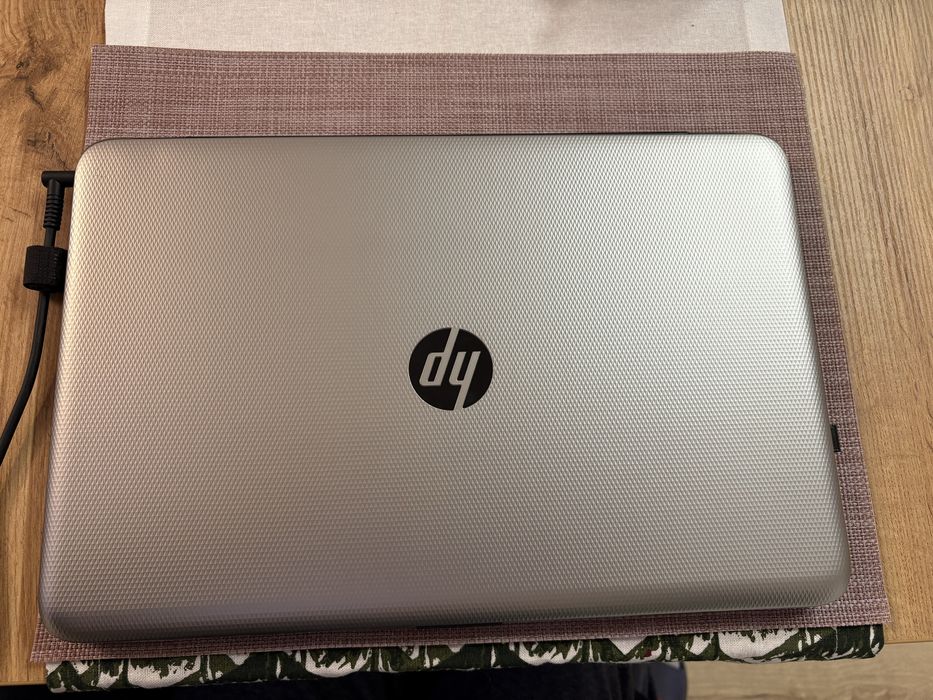 Laptop HP 15-ac052nw Windows 10
