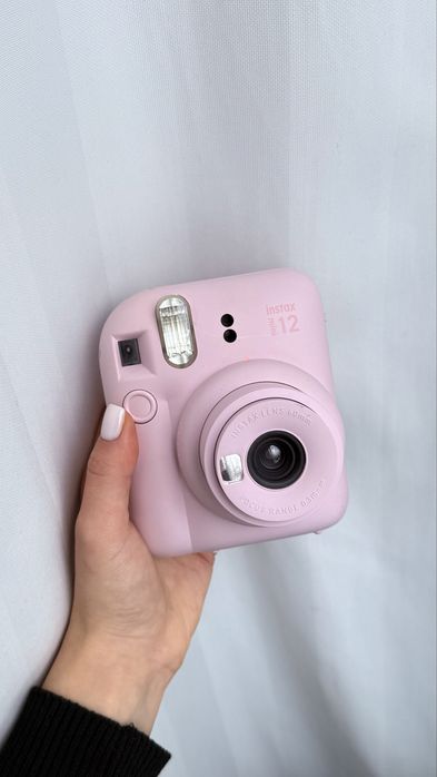 Плівковий фотоапарат Instax 12 mini