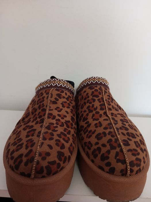 Sapatos 40 plataforma com detalhe étnico