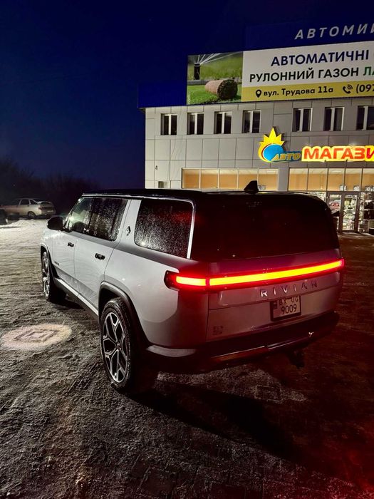 Продам Rivian R1S