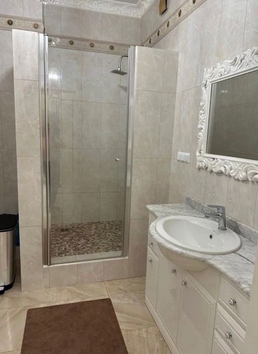 Коновальця 44а Оренда 3к квартири Метро Печерська