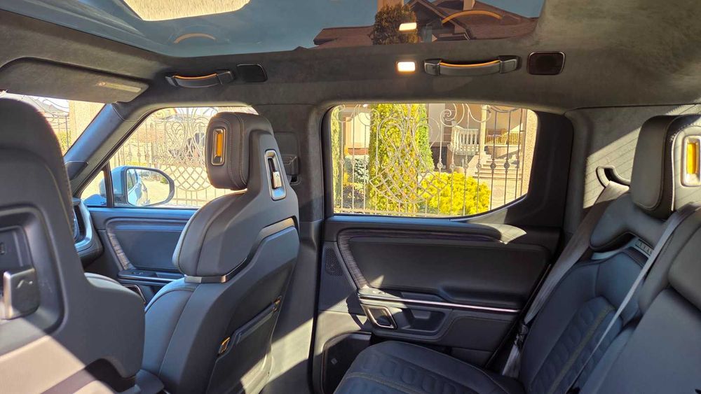 2024 Rivian R1T Dual Large