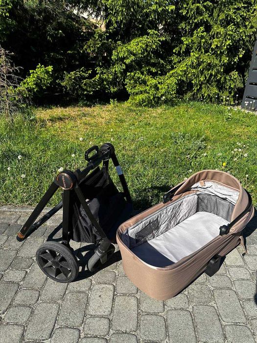 Wózek dziecięcy 2 w 1 Carello Ultra