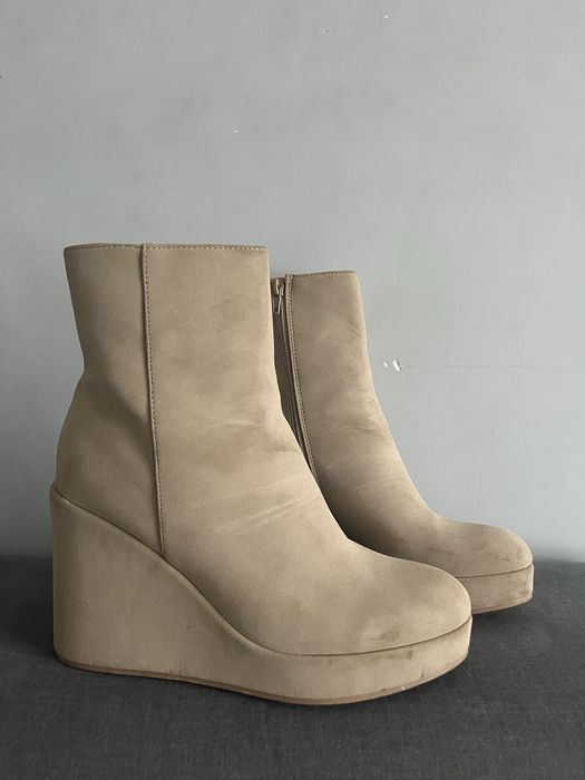 Buty na koturnie