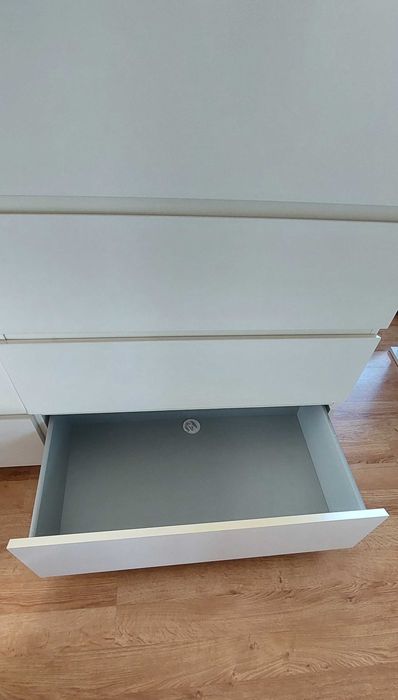 Cómoda branca 4 gavetas