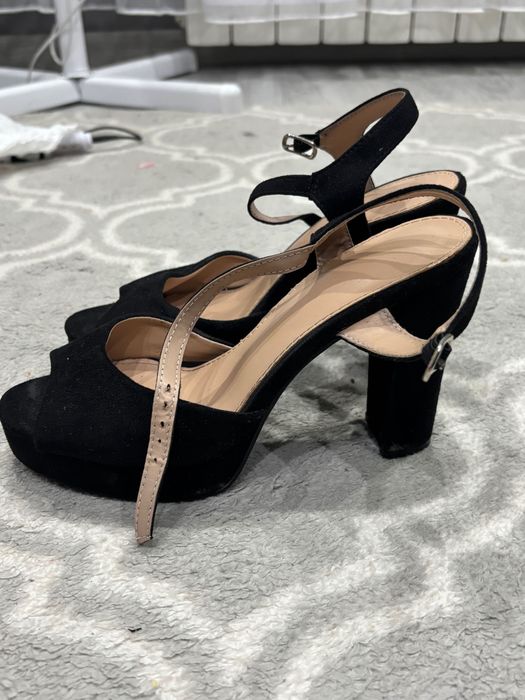 sandaly na slupku buty na obcasie