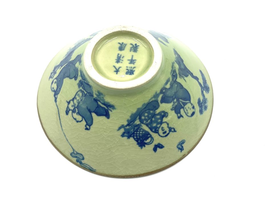 Tigela de porcelana azul e branca chinesa Ching Dinastia 9 Imortais