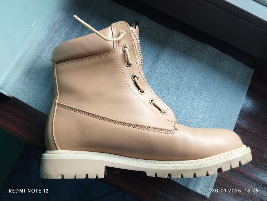 Buty Timberki zapinane z przodu na zamek w używane kilka razy w dobrym