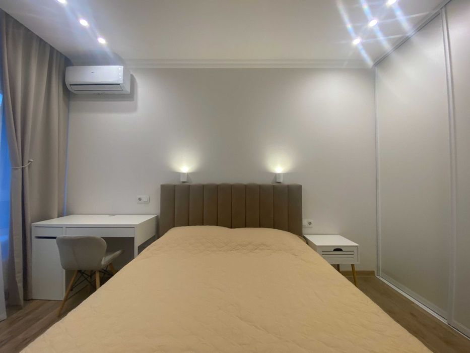 Перша здача! Стильна 1-кімнатна квартира в ЖК Республіка. Рильського 1