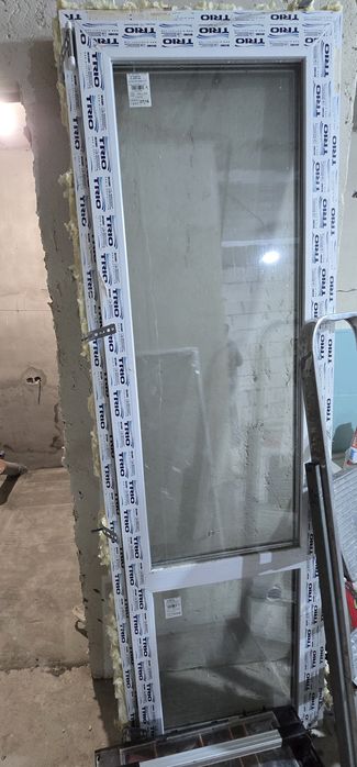 Дверь металлопластиковая