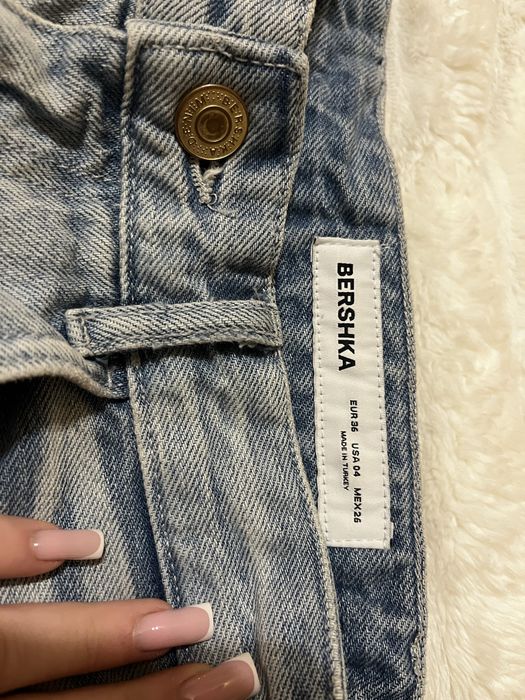 Беги джинси BERSHKA