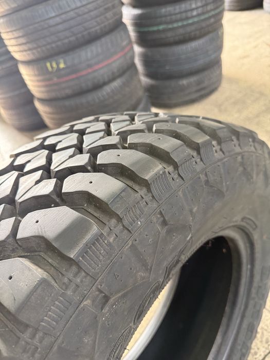 Pneus semi-novos 265/70R17