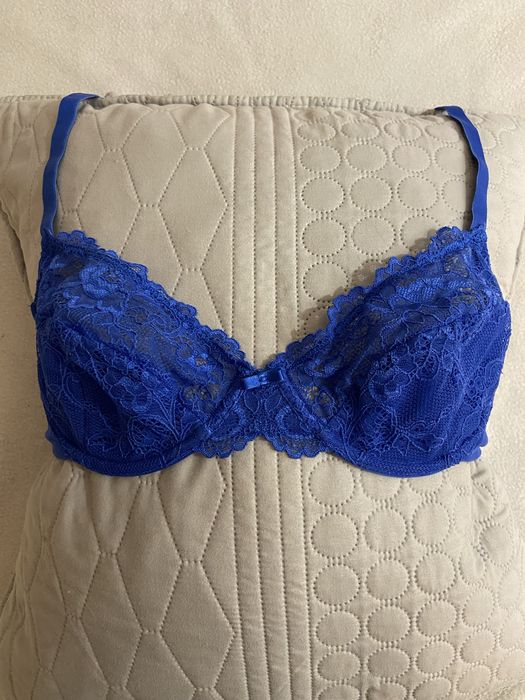 Biustonosz Triumph 80 B