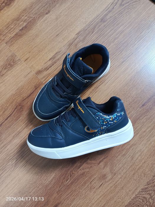 Adidasy snakersy chłopięce Championa 32