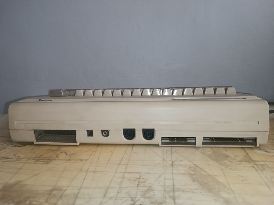 Commodore C64G + Datasette + oryginalny zasilacz - stan nieznany / do sprawdzenia