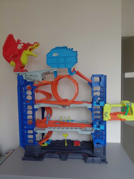 Hot wheels mega garaż - stan idealny