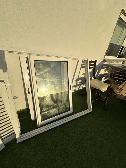 Janela em alumínio branco 1,20 m de larg x 1,00 m de alt aro incluído