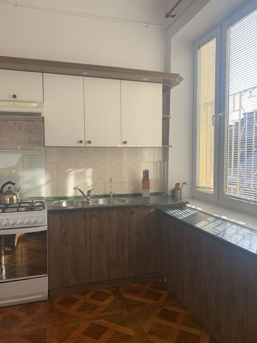 Продаж квартири 4кімнати вул Шептицьких ( універ)