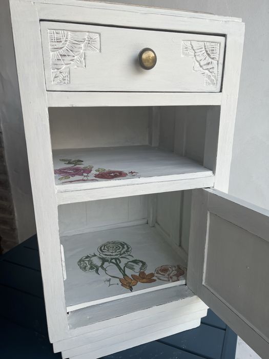 Mesinha de cabeceira