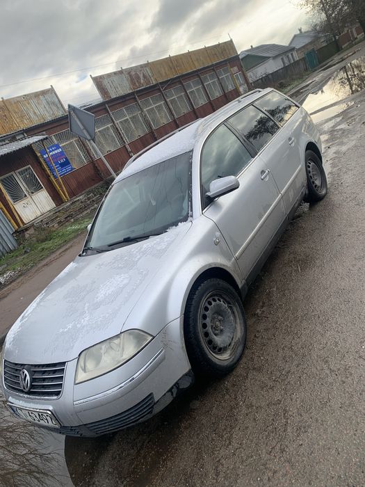 Продам пассат б5+. 1.9 tdi , 2000 р., каждый день на ходу, двигатель  без вложений  ,поменял масло ,грм, есть нюансы по кузову, звоните, пищите всё расскажу