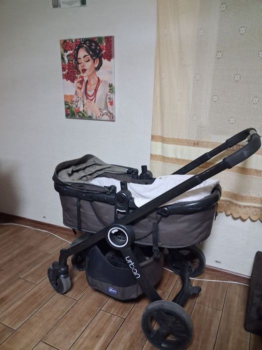 Продам коляску Chicco