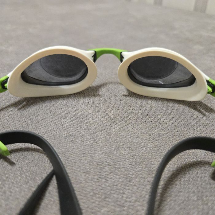 Arena cobra окуляри для плавання.  Гарний стан , вживанні