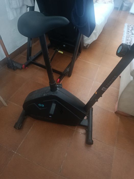 Bicicleta estática como nova