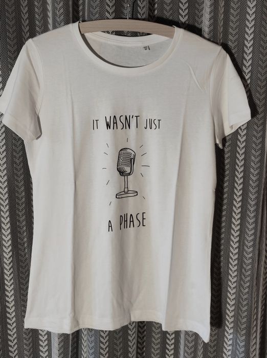 T-shirts  "Não Era Apenas Uma Fase" brancas mulher