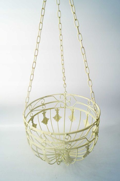 Wiszący kwietnik metalowy vintage metaloplastyka