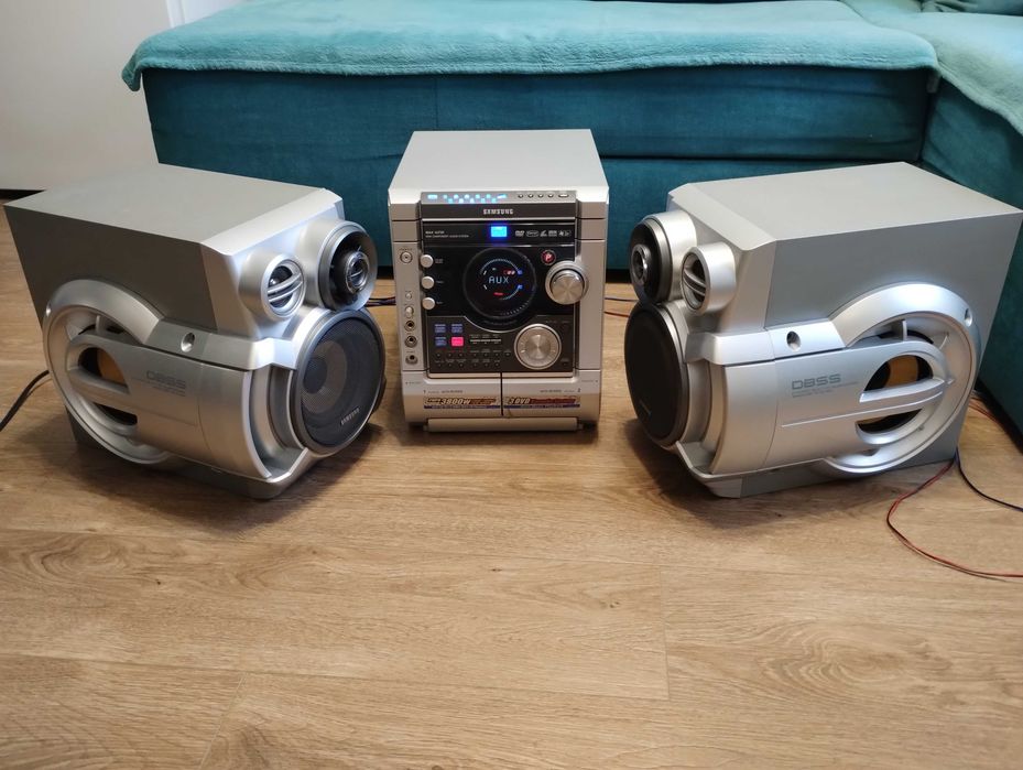 Потужний муз центр 600 Вт ( Блютуз / AUX ) Сбоку колонок - Сабвуферы