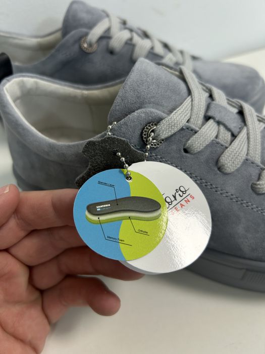 Szare trampki ze skóry