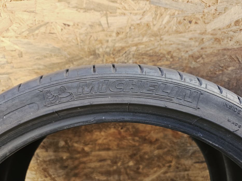 235/35 r19 Michelin Super Sport. 6,9mm.  1617
