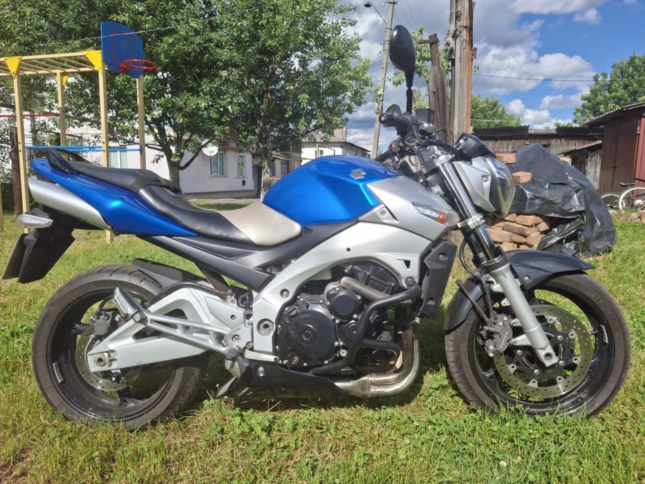 Мотоцикл Suzuki GSR 400