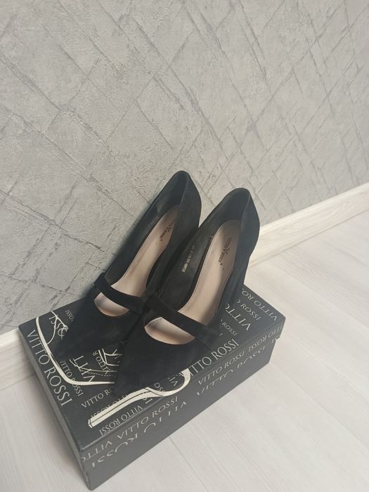 Продам туфлі, vitto rossi