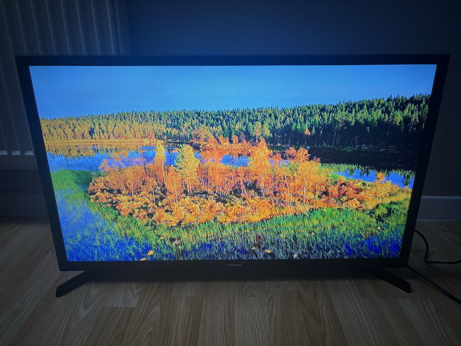 Телевізор Samsung UE32J4000  [ HD / HDMI]