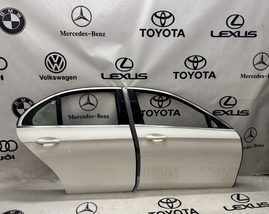 Mercedes w213 E klas двері  праві кришка багажника пороги