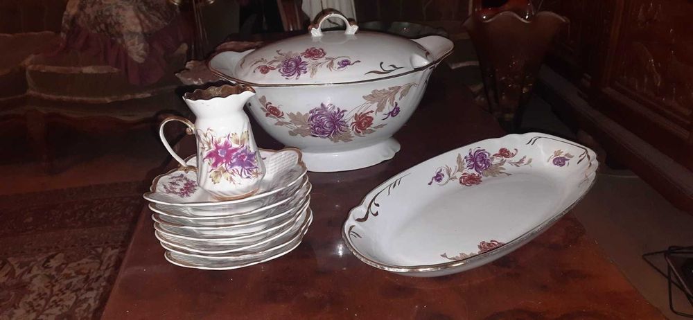 Фарфорові супниці.