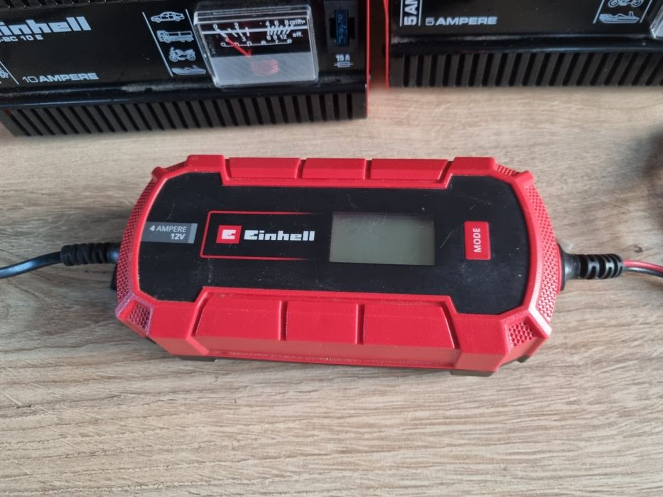 Зарядний пристрій Einhell CE-BC 4 M