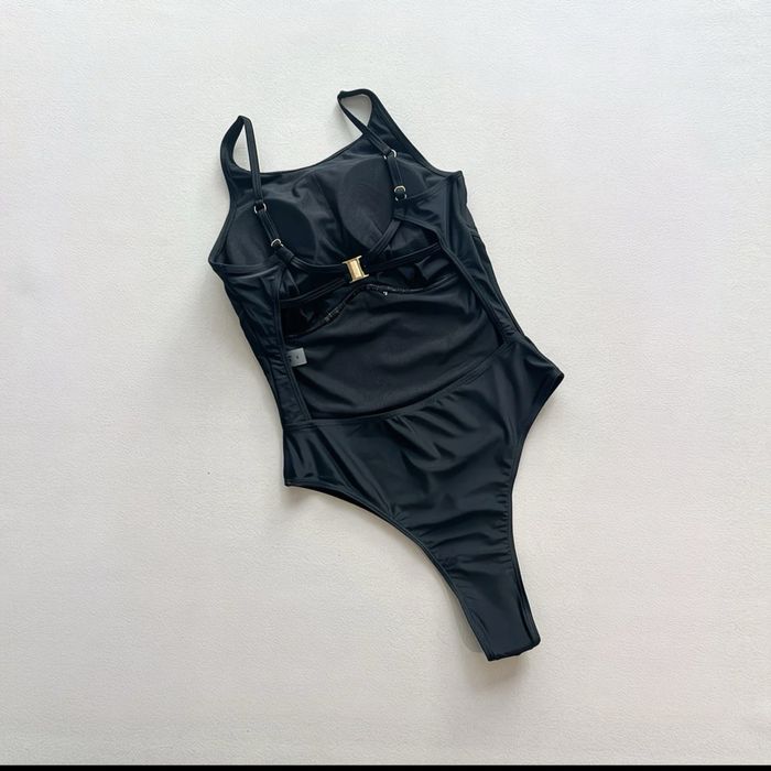 Купальник суцільний